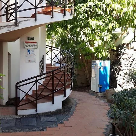 Lejlighed With Pool And Gardens Near The Coast *