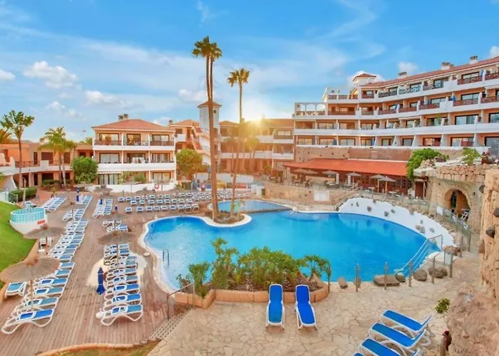 With Pool And Gardens Near The Coast سان ميغيل ذي أبونا