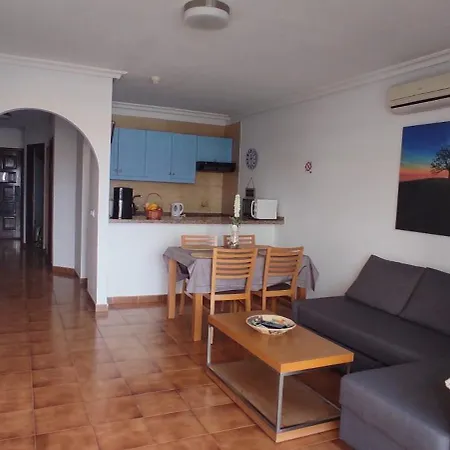 Apartamento With Pool And Gardens Near The Coast