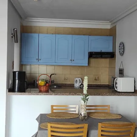 Apartamento With Pool And Gardens Near The Coast *