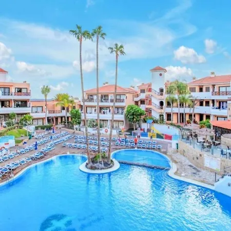 With Pool And Gardens Near The Coast Apartamento San Miguel de Abona