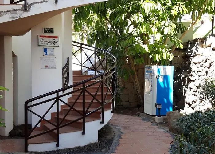 Apartamento With Pool And Gardens Near The Coast *