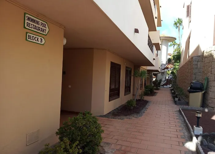 Apartamento With Pool And Gardens Near The Coast San Miguel de Abona