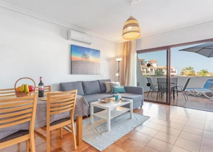 Apartamento With Pool And Gardens Near The Coast San Miguel de Abona