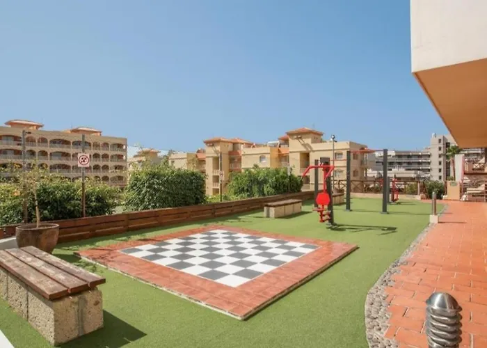 Apartamento With Pool And Gardens Near The Coast