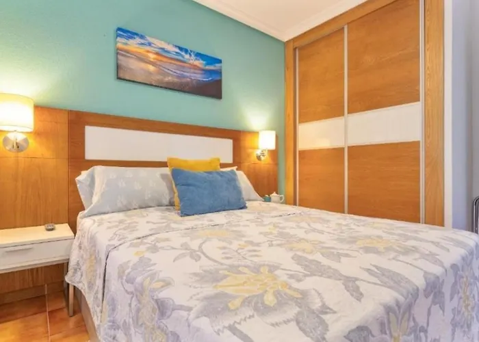 Apartamento With Pool And Gardens Near The Coast