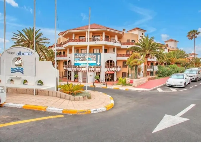 With Pool And Gardens Near The Coast Apartamento San Miguel de Abona